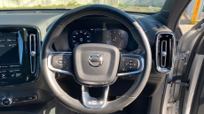 Volvo Xc40 2.0 T4 R DESIGN Pro 5dr AWD Geartronic Petrol Estate